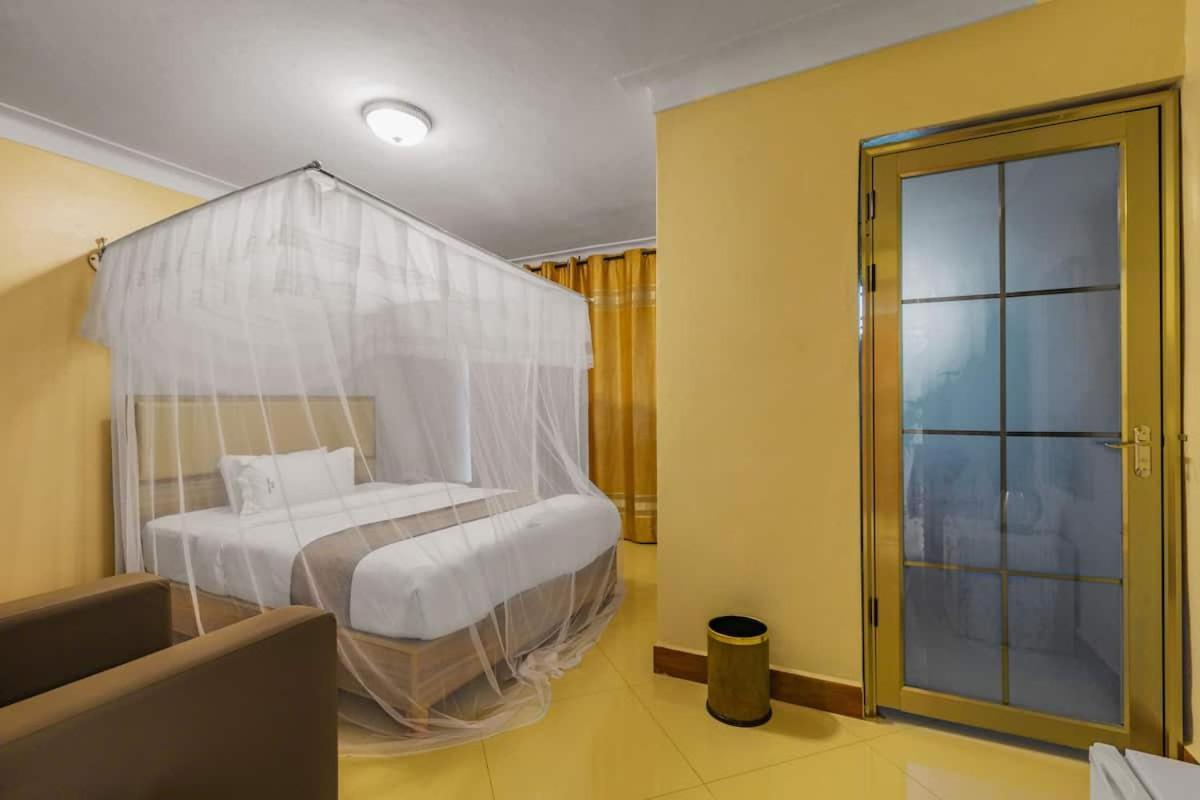 Santa Maria Hotel عنتيبي المظهر الخارجي الصورة