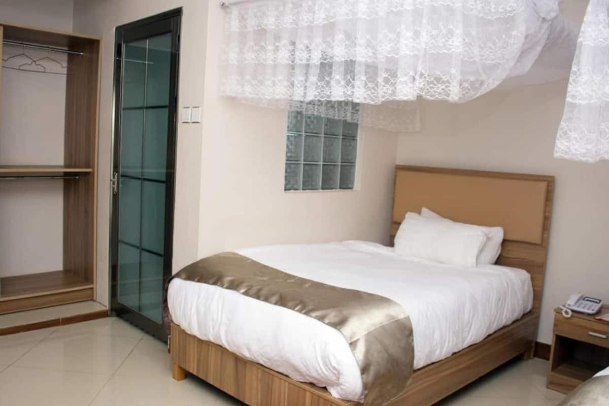 Santa Maria Hotel عنتيبي المظهر الخارجي الصورة